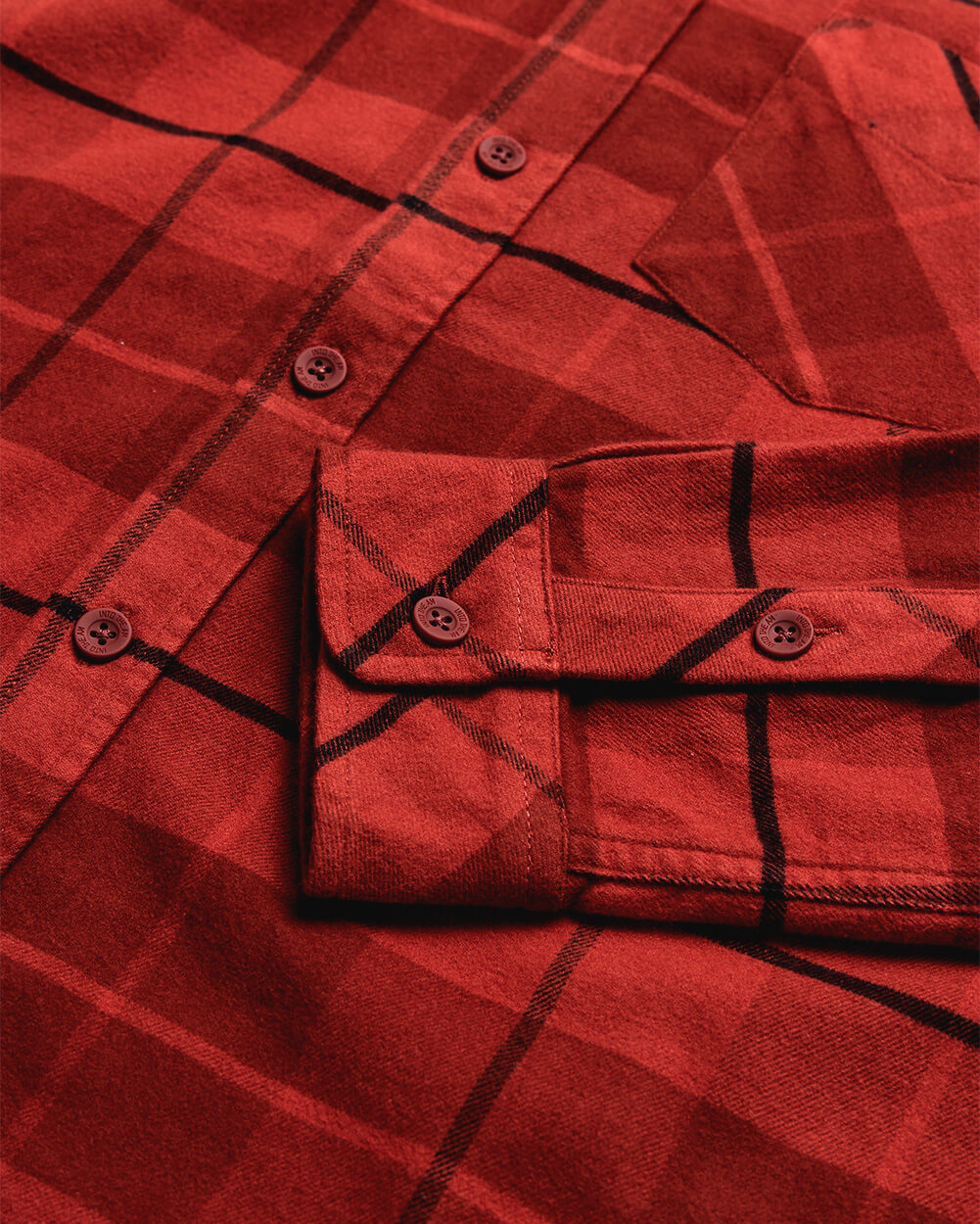 Fairbanks Flannel-Dark Red-Regular-Detail--Zac---L
