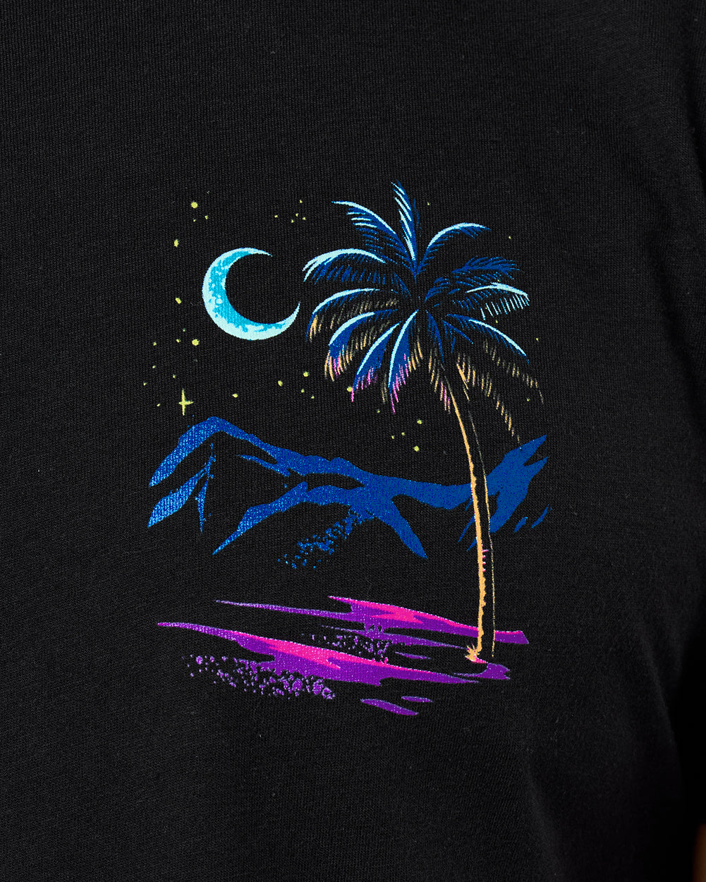 Diner Dreams Tee-Black-Regular-Detail--Model---L