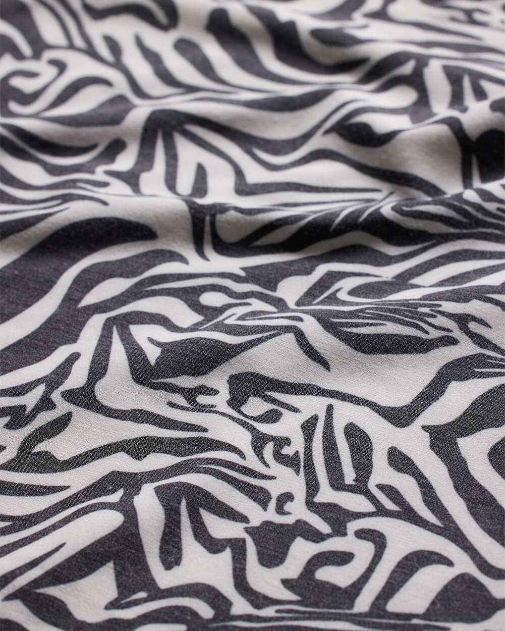 Relaxed Button Up - Non-Branded-Black Beige Animal-Regular-Detail 2--Alex---M