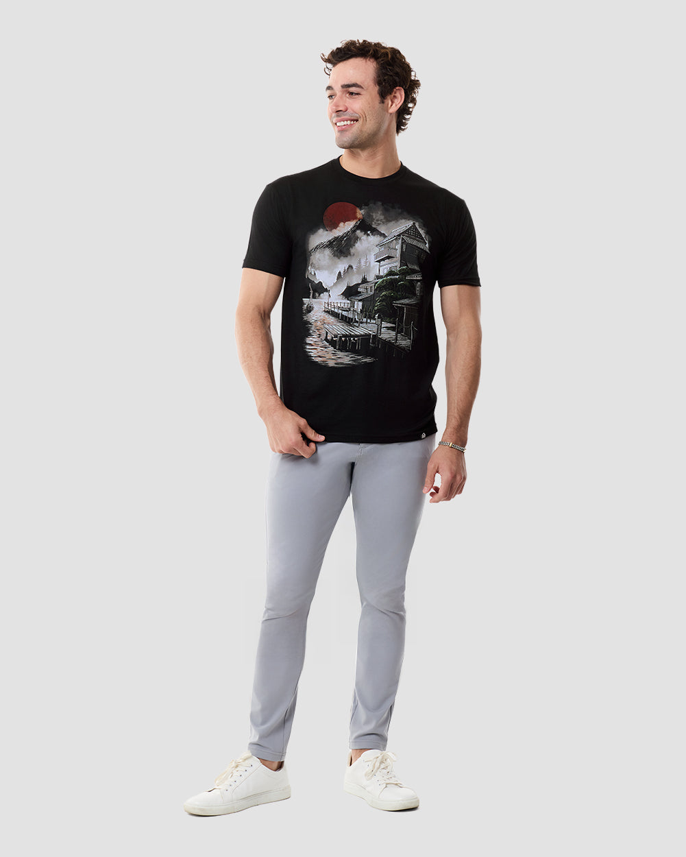 Misty Bay Tee-Black-Regular-Full--Chase---M