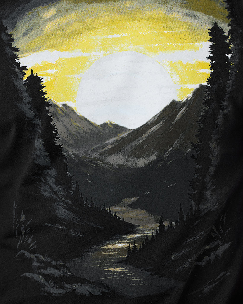 River Dawn Tee-Black-Regular-Detail-Nico---L